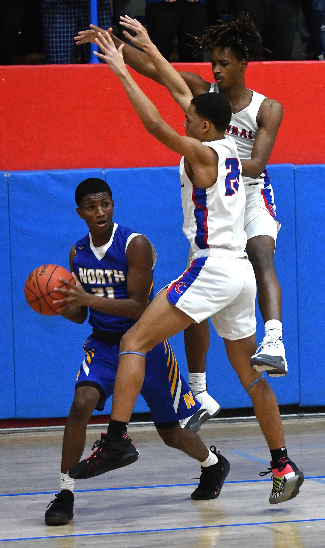 Davenport North vs Davenport Central boys basketball.